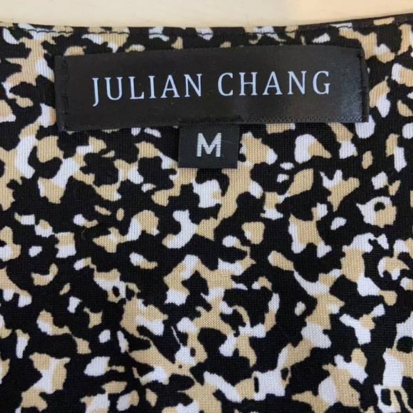 Julian Chang Split Neck Bell Sleeve Casual Dress - Size Medium - Picture 4 of 5